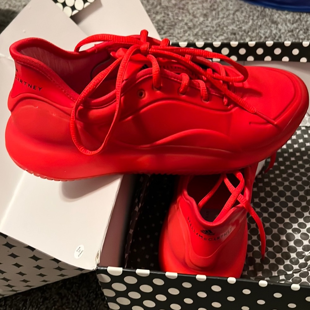 aSMC court tennis shoe